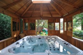 conseils-entretien-spa-entretenir-spas-bois-exterieur-maison-jardin